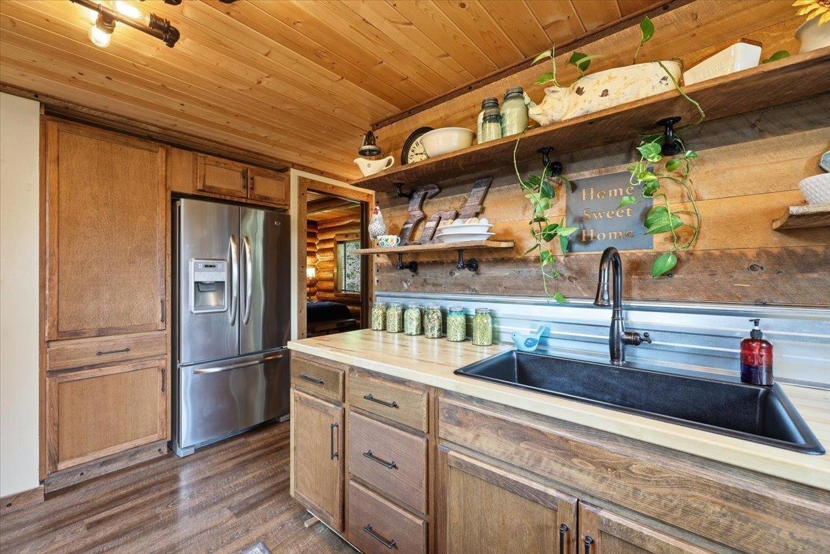 13915 N Forker Rd - Photo 4
