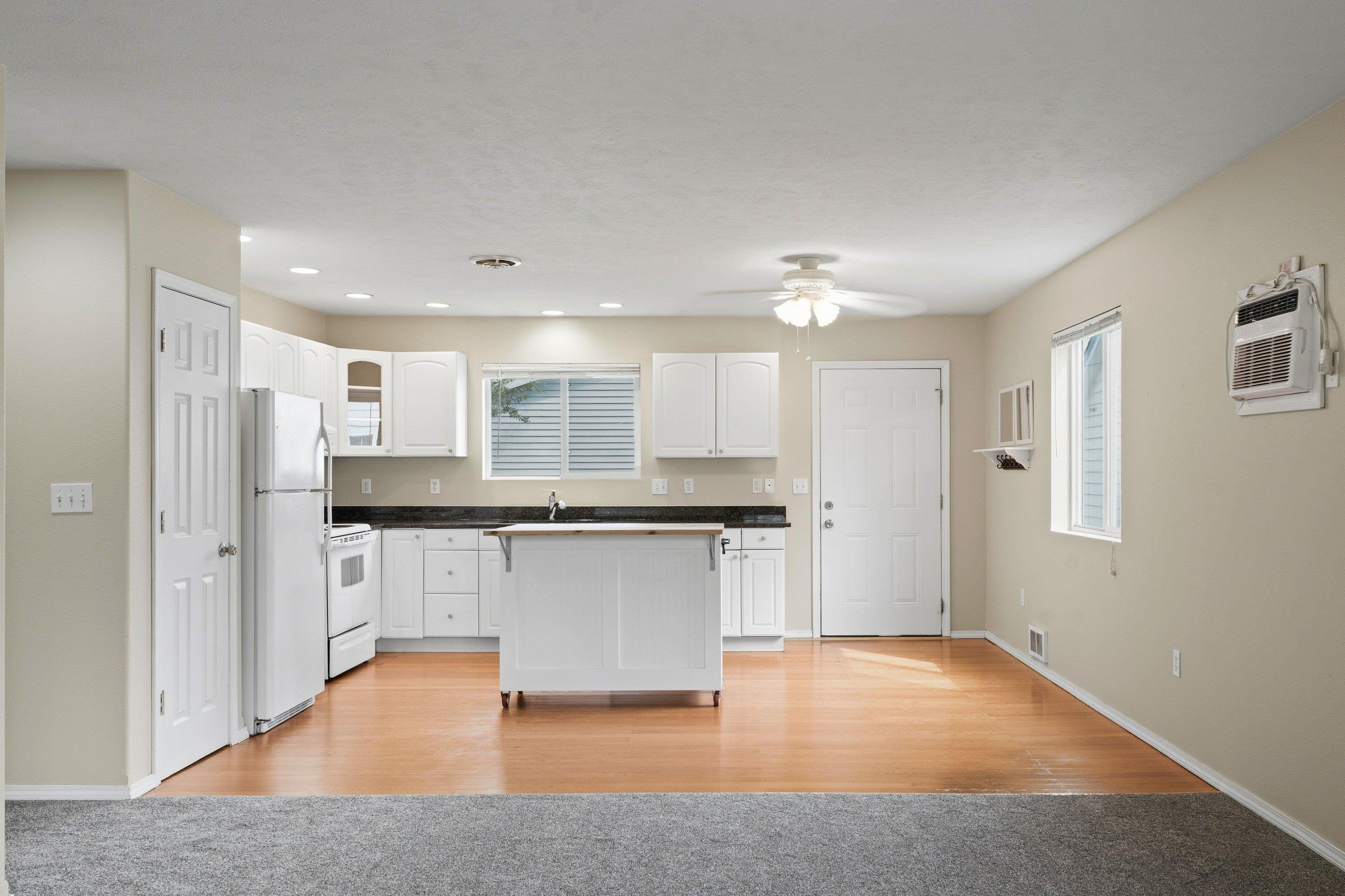 5930 N. Normandie St - Photo 11