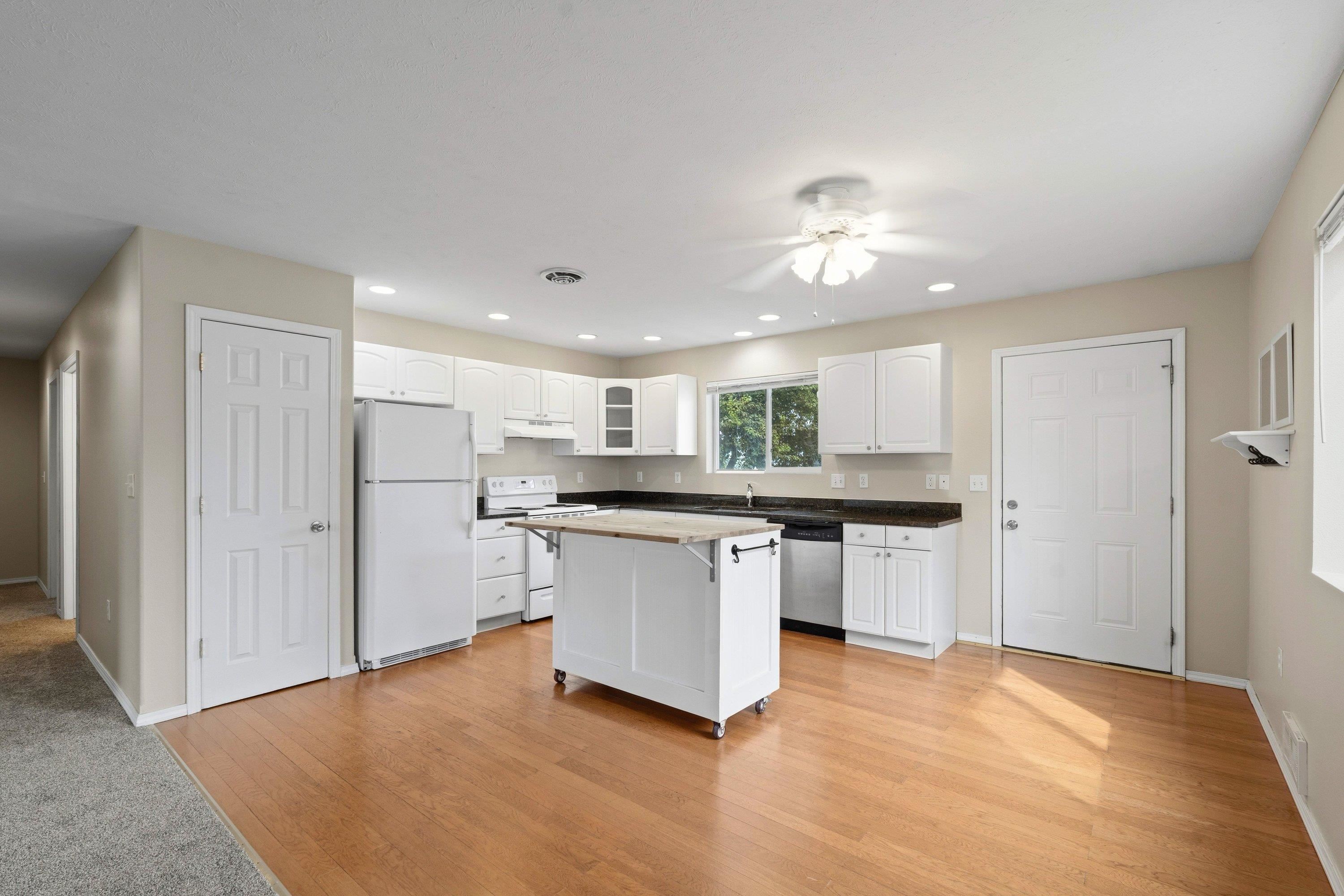 5930 N. Normandie St - Photo 10