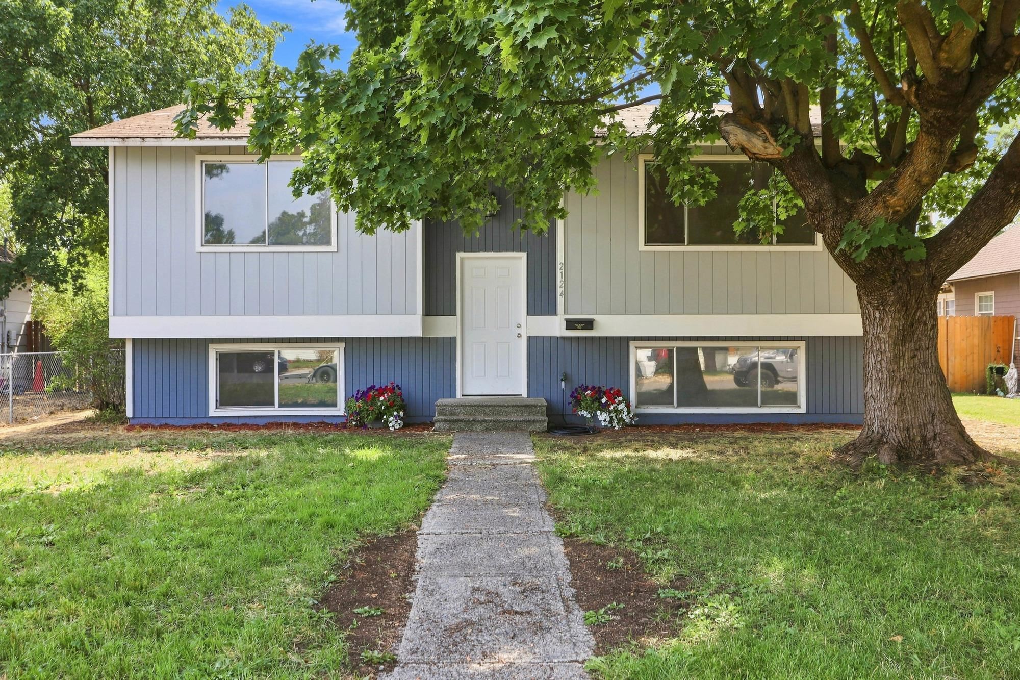 2124 E Sinto Ave - Photo 1