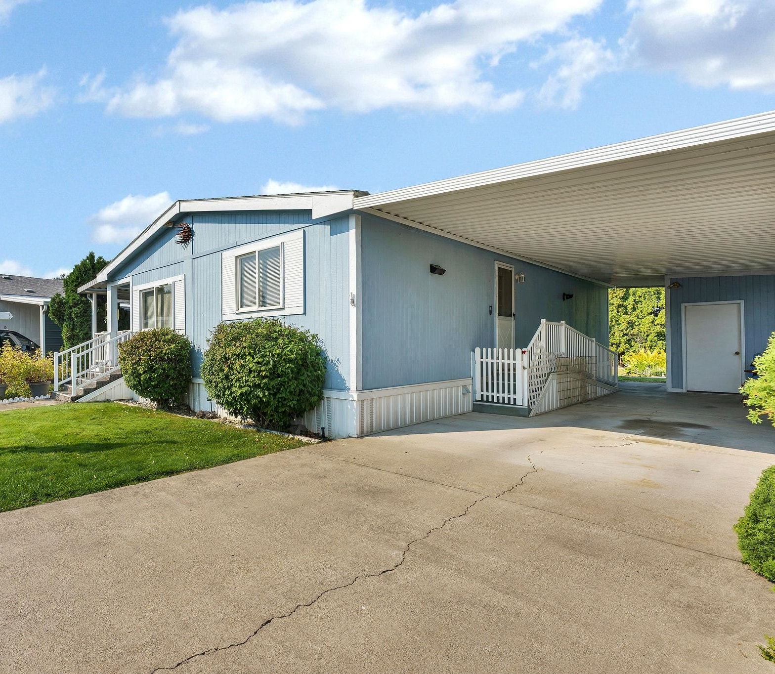 210 S Blueberry Pl - Photo 2