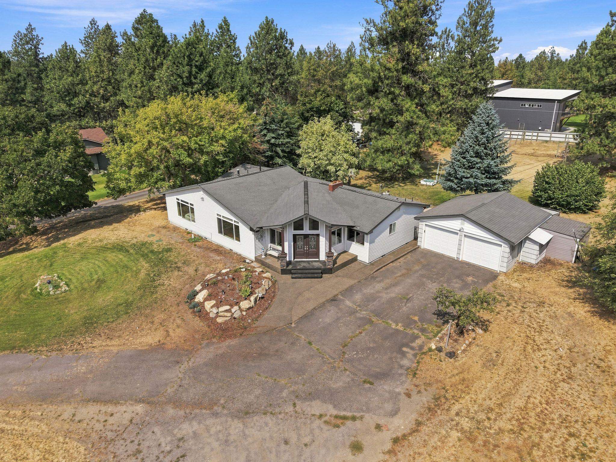 5603 E 27th Ave - Photo 3