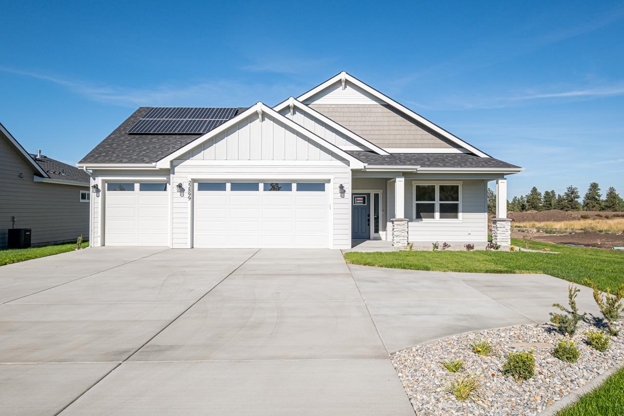 2547 E Plath Ave - Photo 1