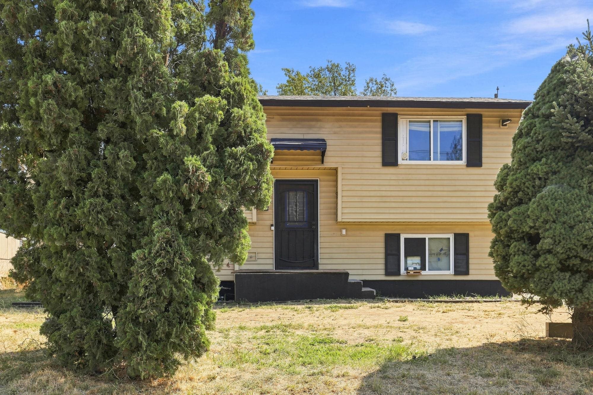 10521 S Spokane St - Photo 1