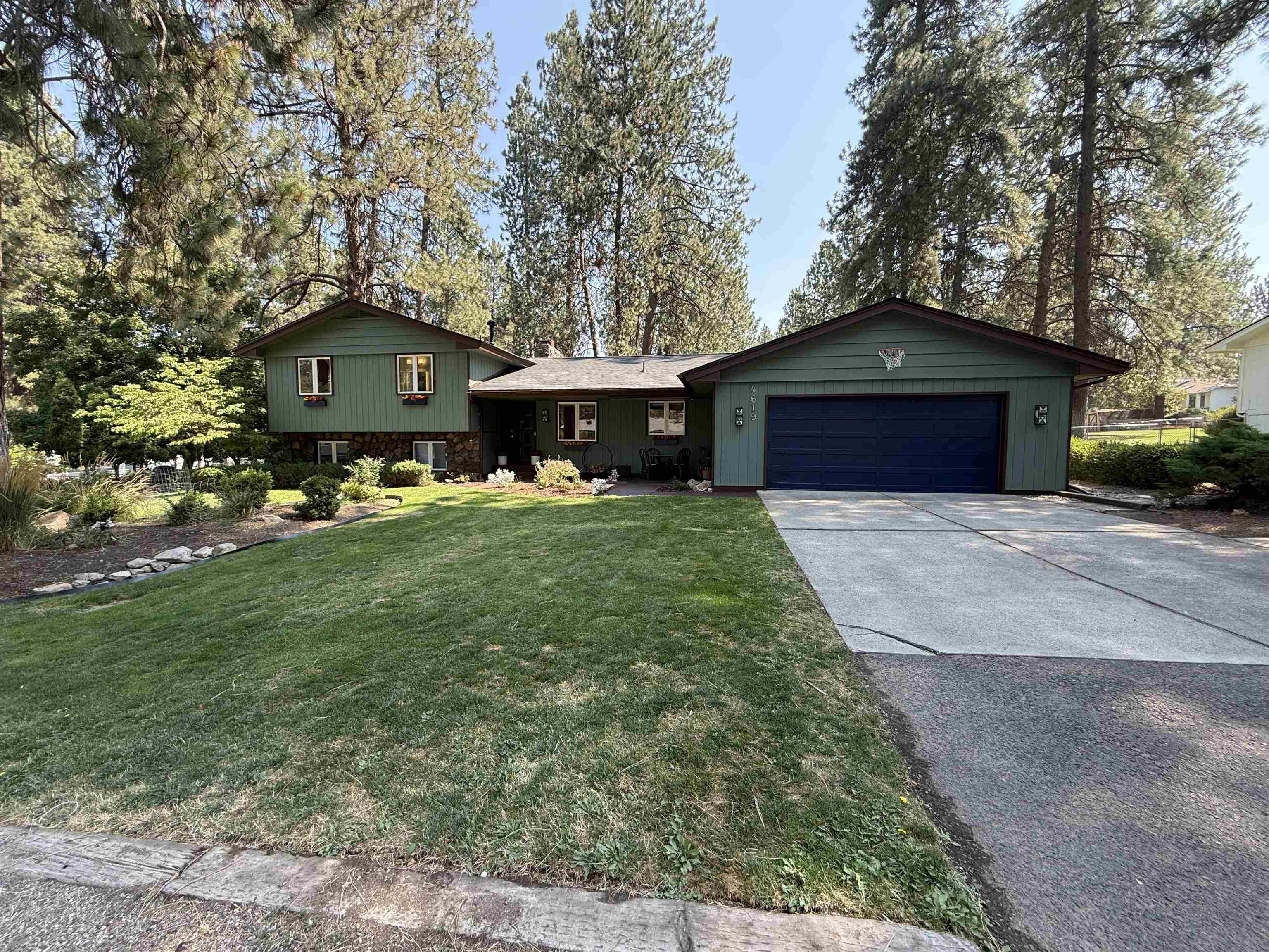 4619 S RAYMOND Rd - Photo 1