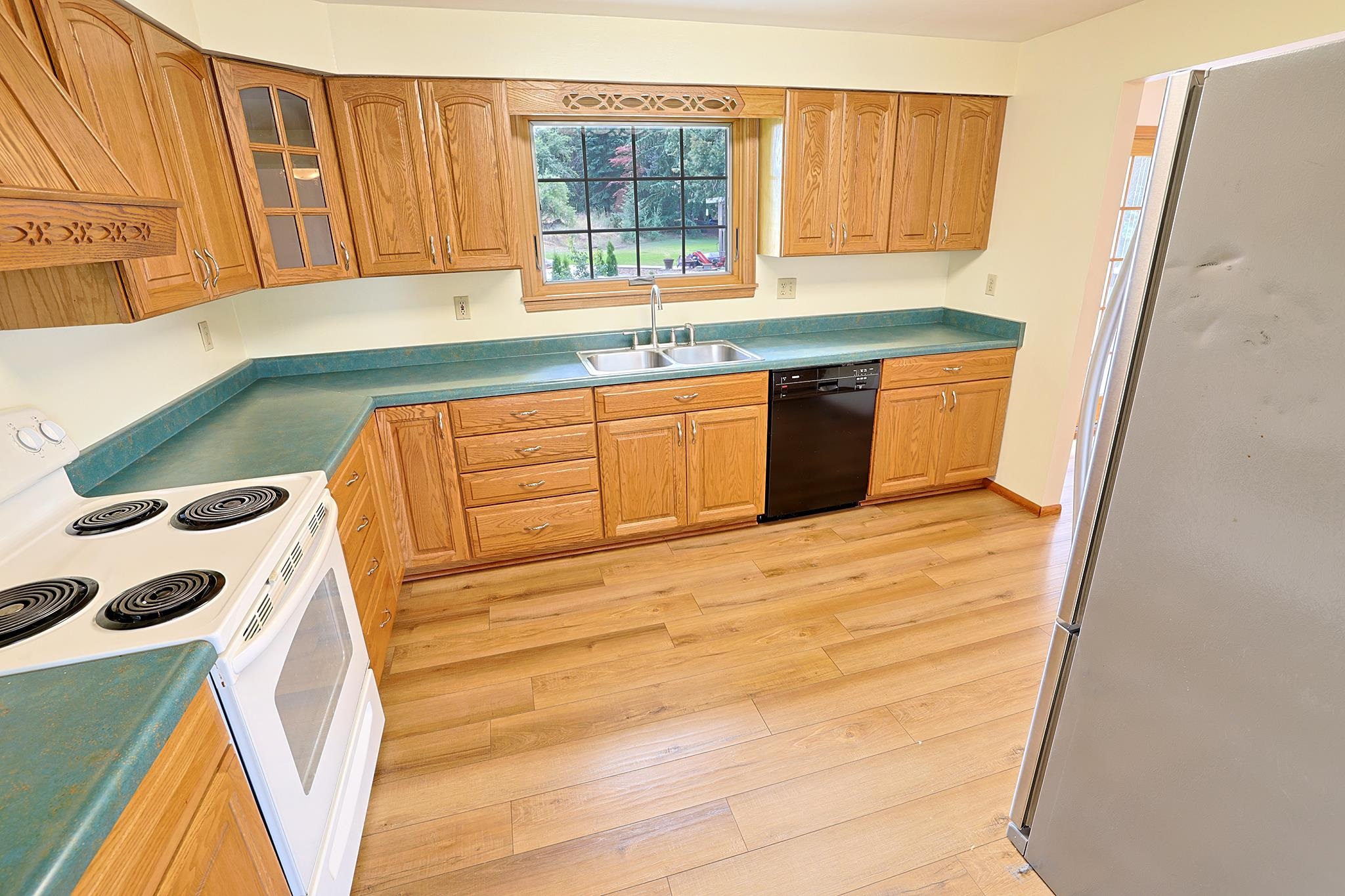15610 E 27th Ave - Photo 12