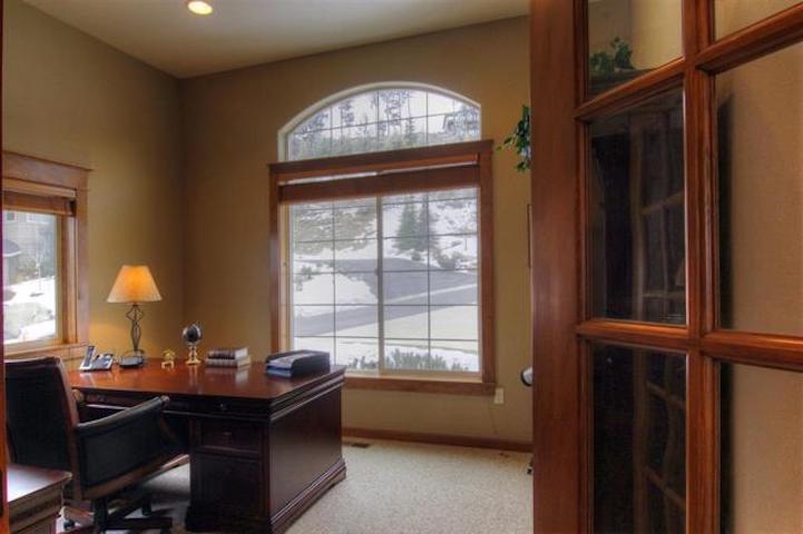 1814 W Pepper Ln - Photo 2