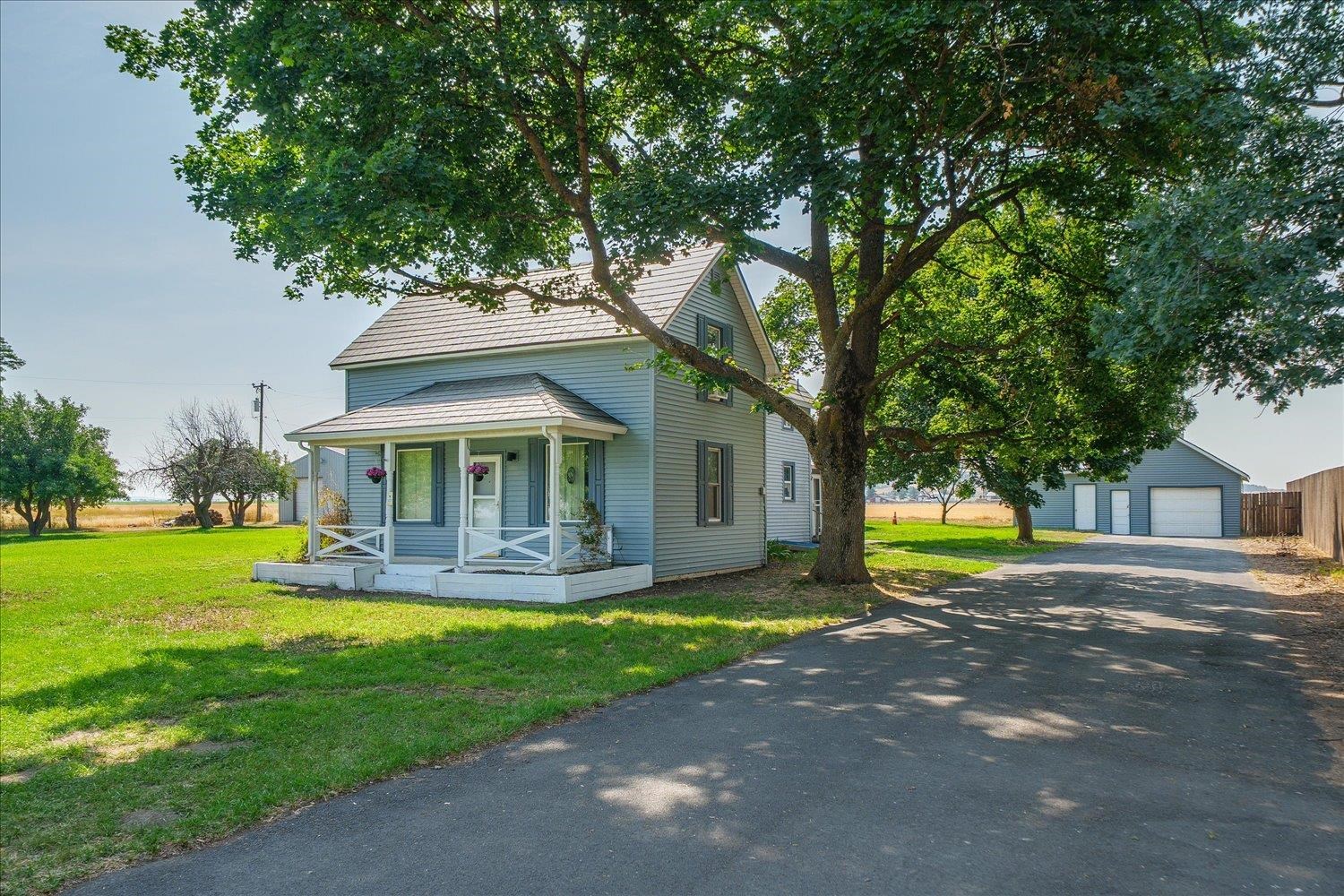 23817 W Manila Rd - Photo 1