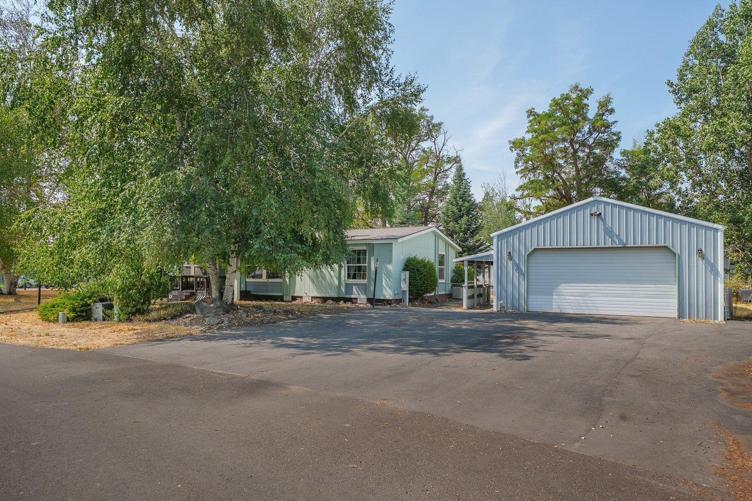 1305 E Evergreen St - Photo 2