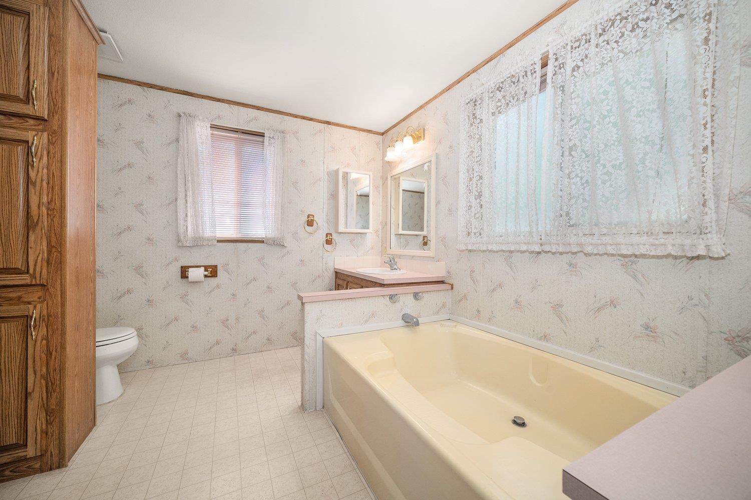 1305 E Evergreen St - Photo 24