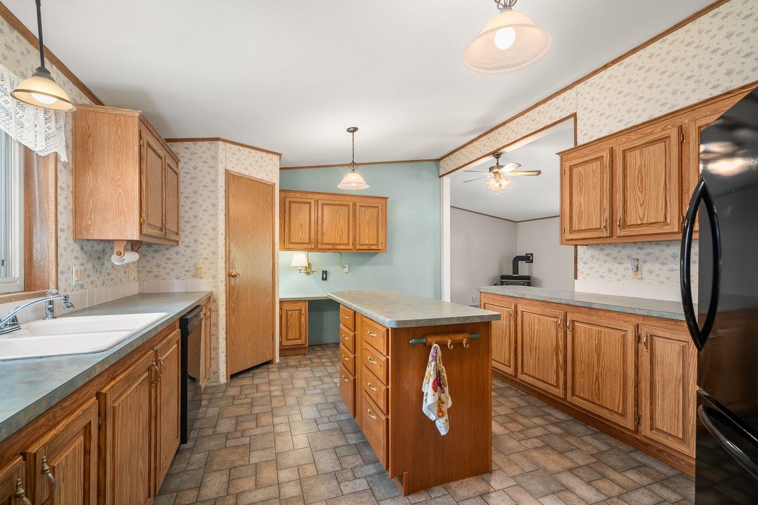 1305 E Evergreen St - Photo 3