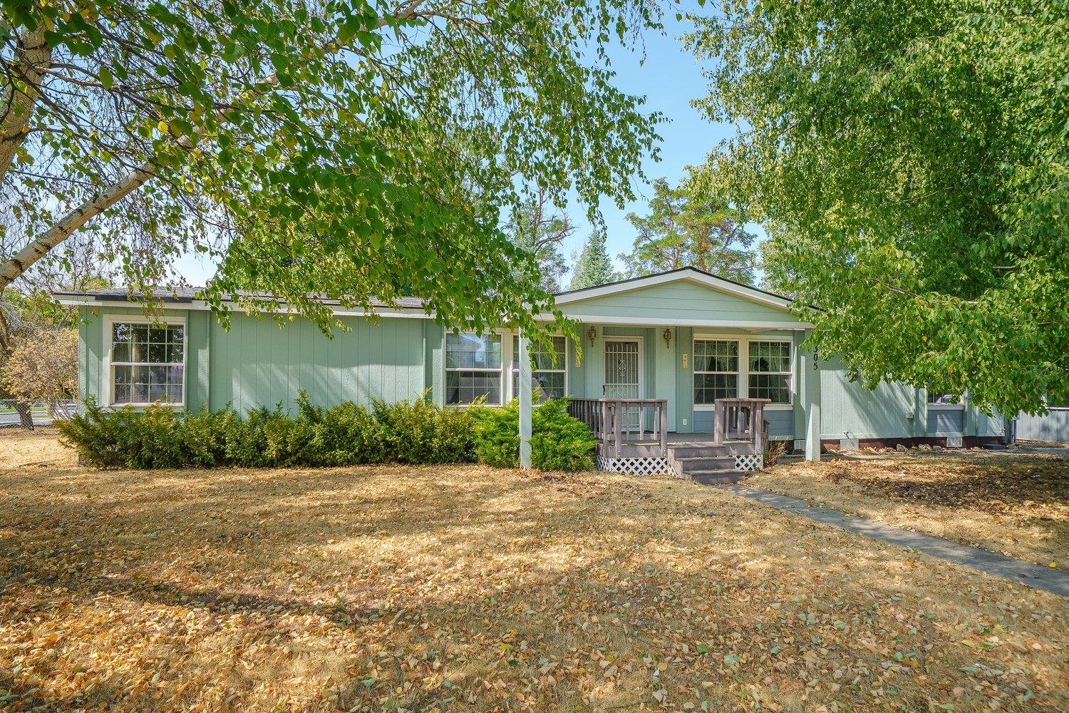 1305 E Evergreen St - Photo 1