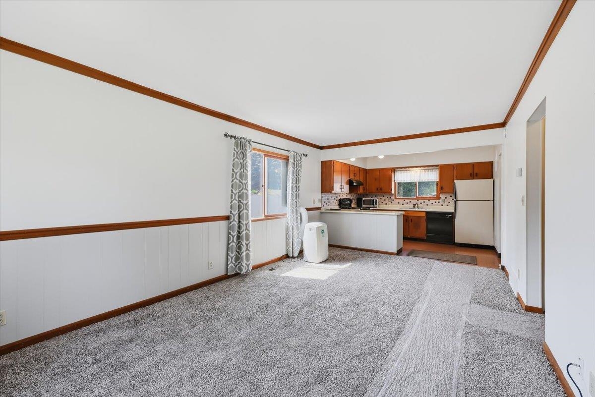4917 N Maple St - Photo 7
