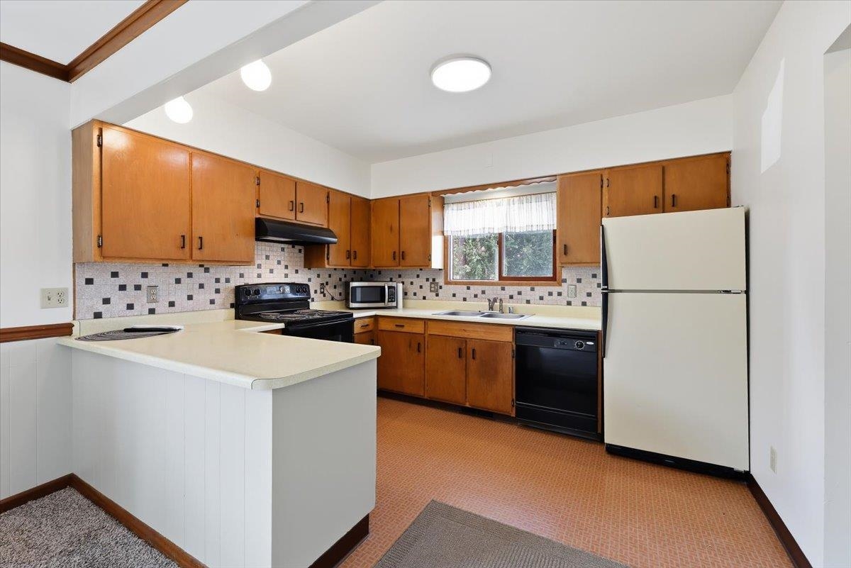 4917 N Maple St - Photo 8