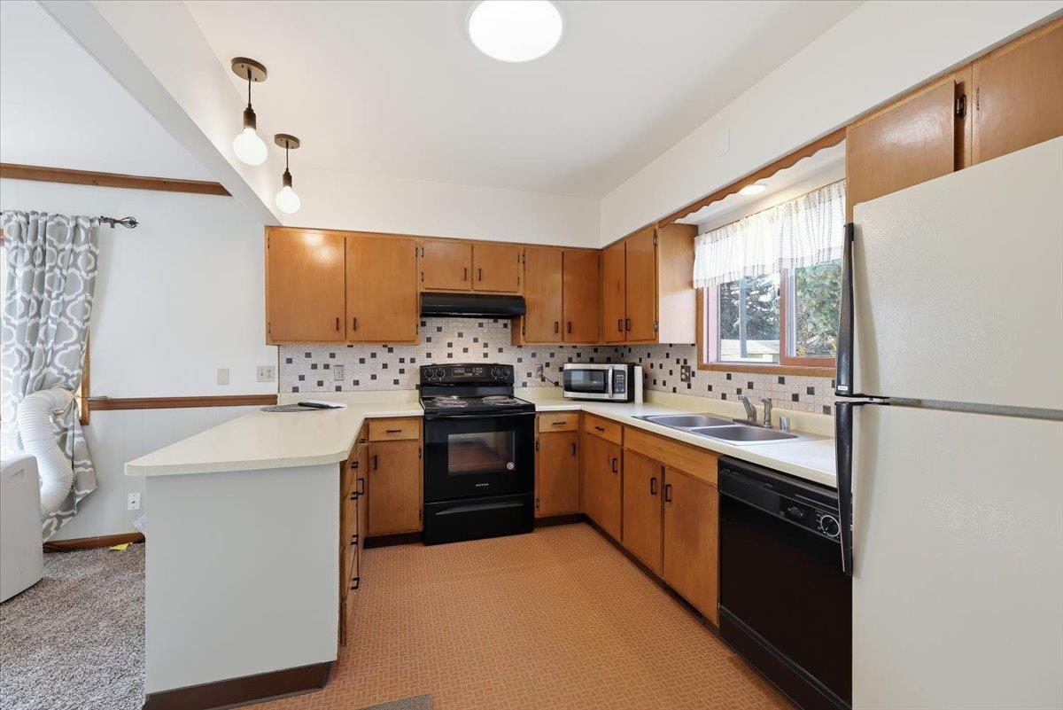 4917 N Maple St - Photo 9