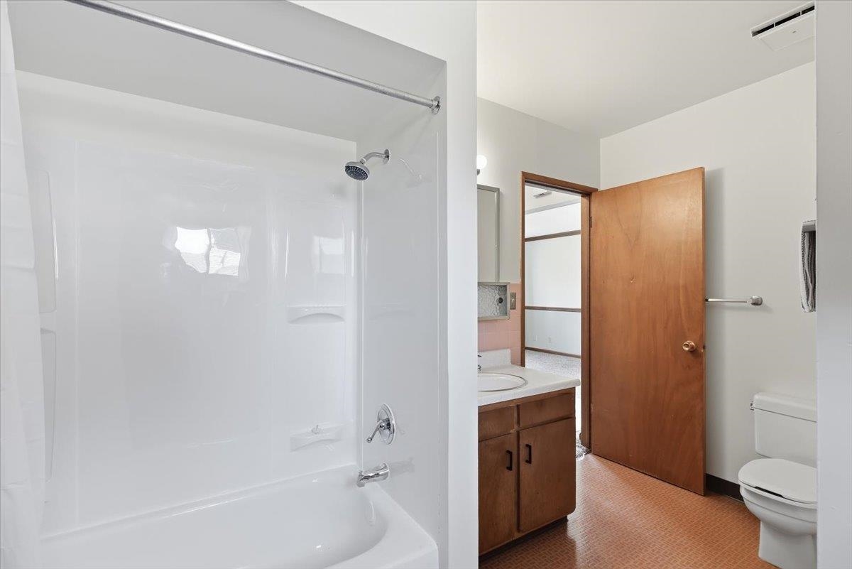 4917 N Maple St - Photo 12