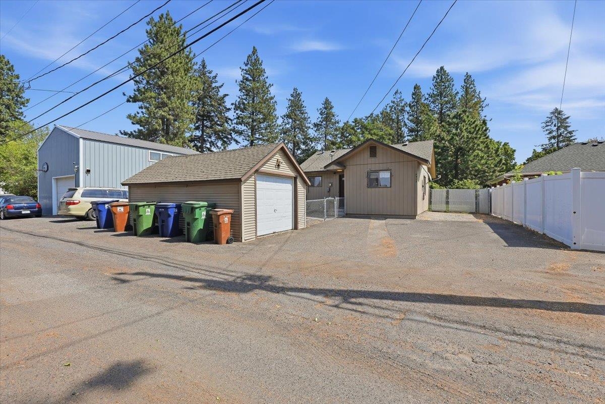 4917 N Maple St - Photo 20