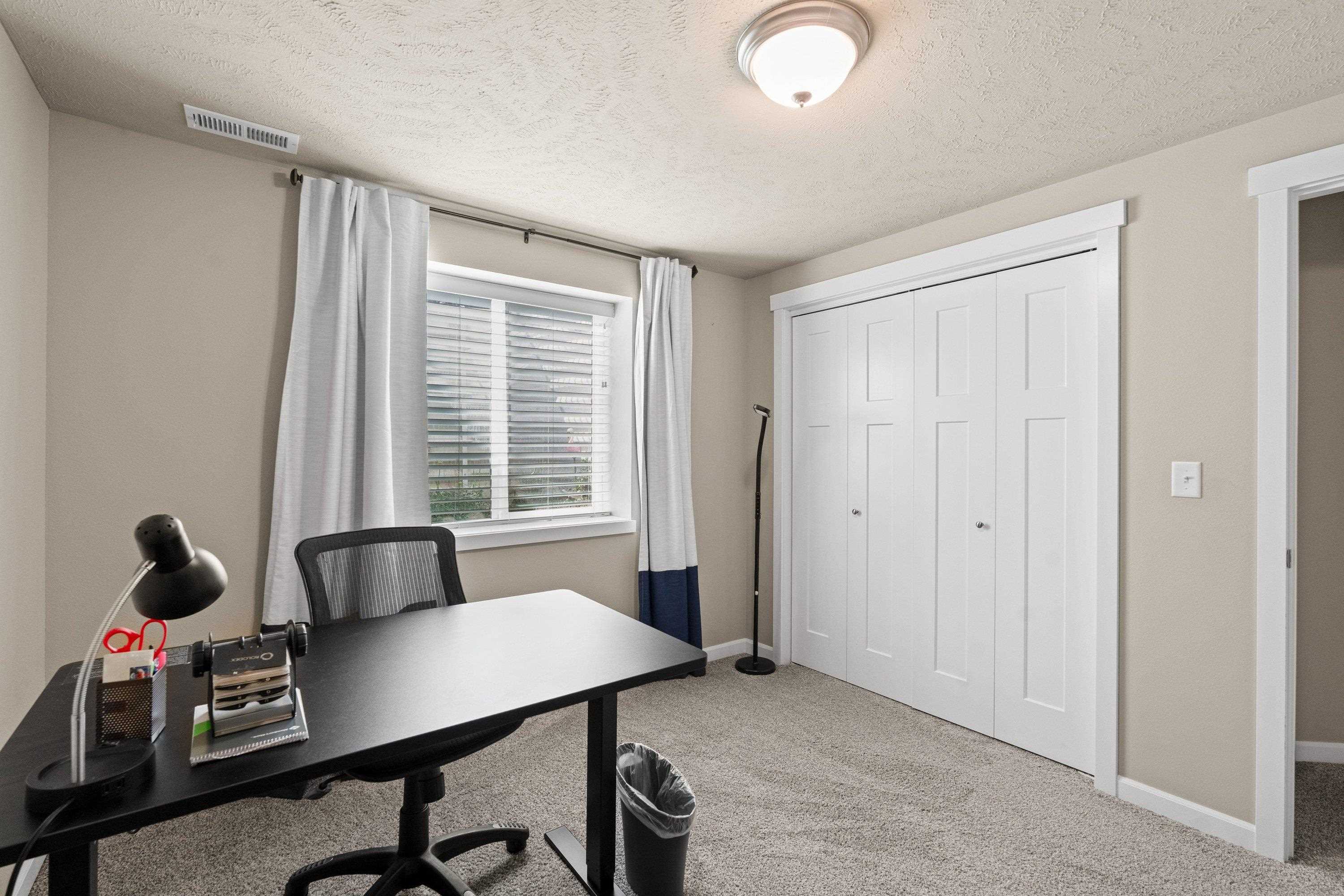 710 E Belle Ln - Photo 33