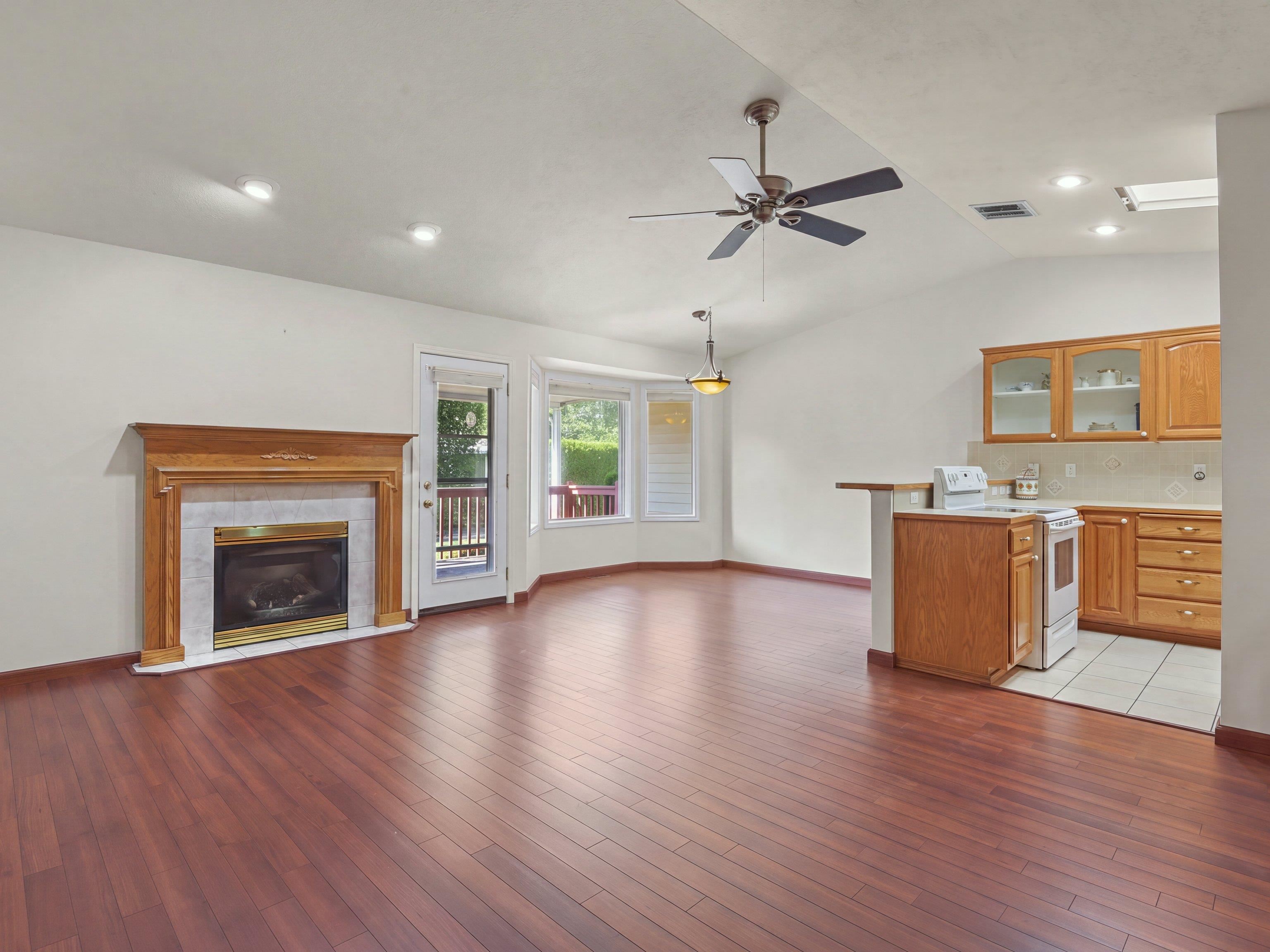 1610 S Newer Ln - Photo 2