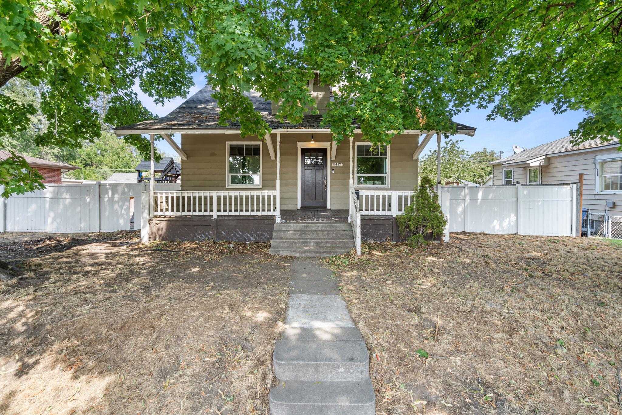 417 E Liberty Ave - Photo 2