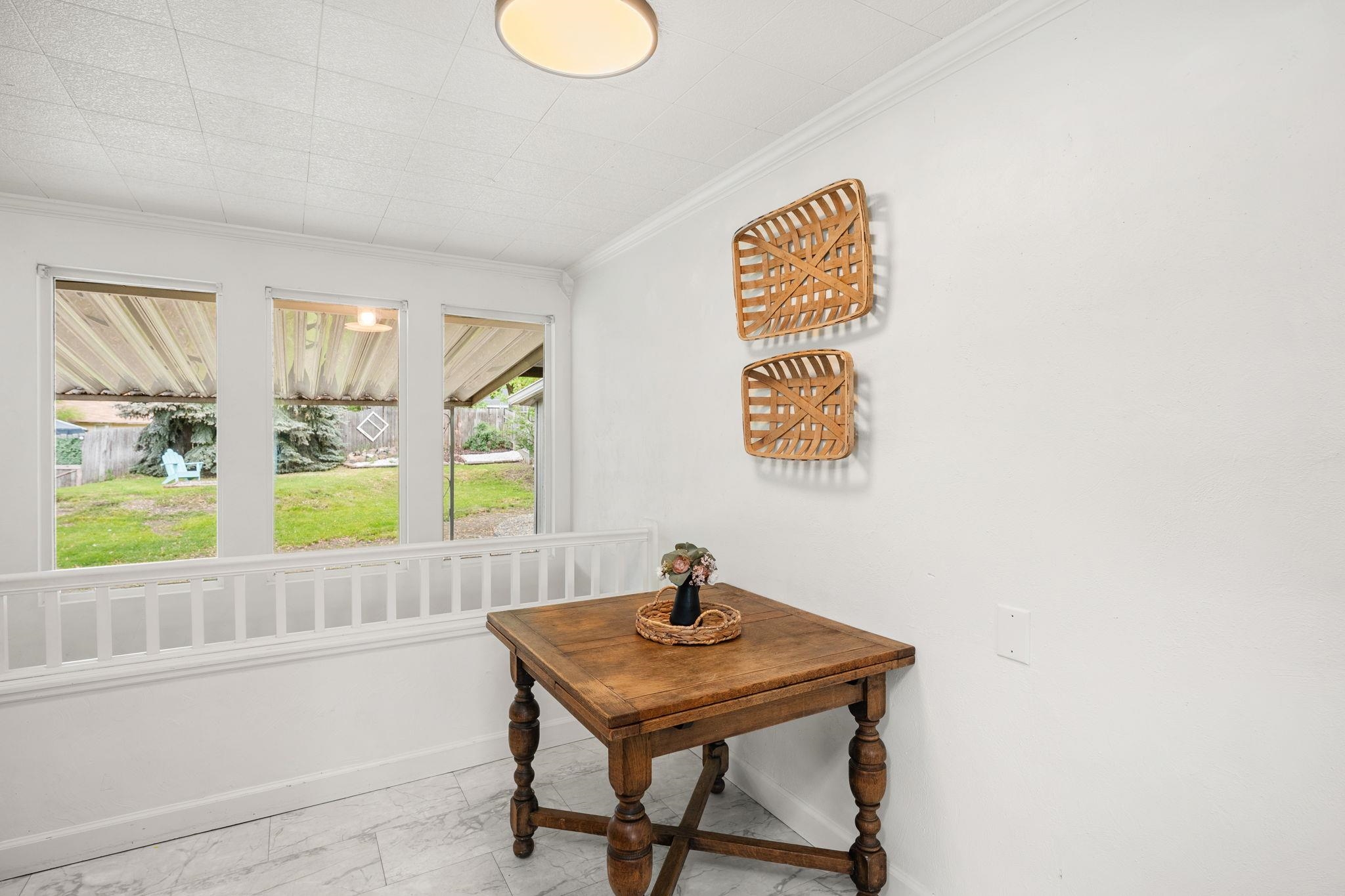 6020 N Douglas Dr - Photo 6