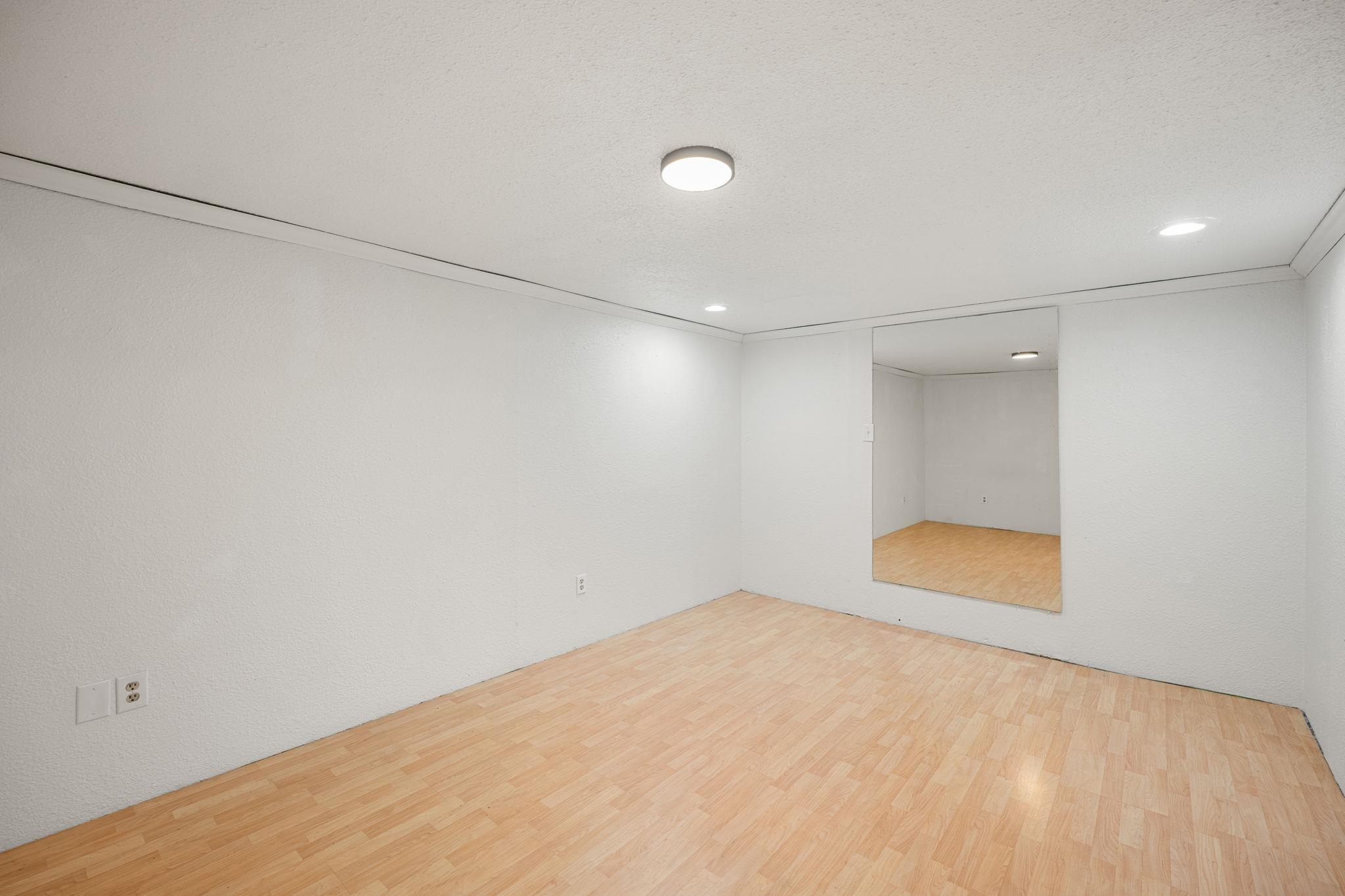 6020 N Douglas Dr - Photo 13
