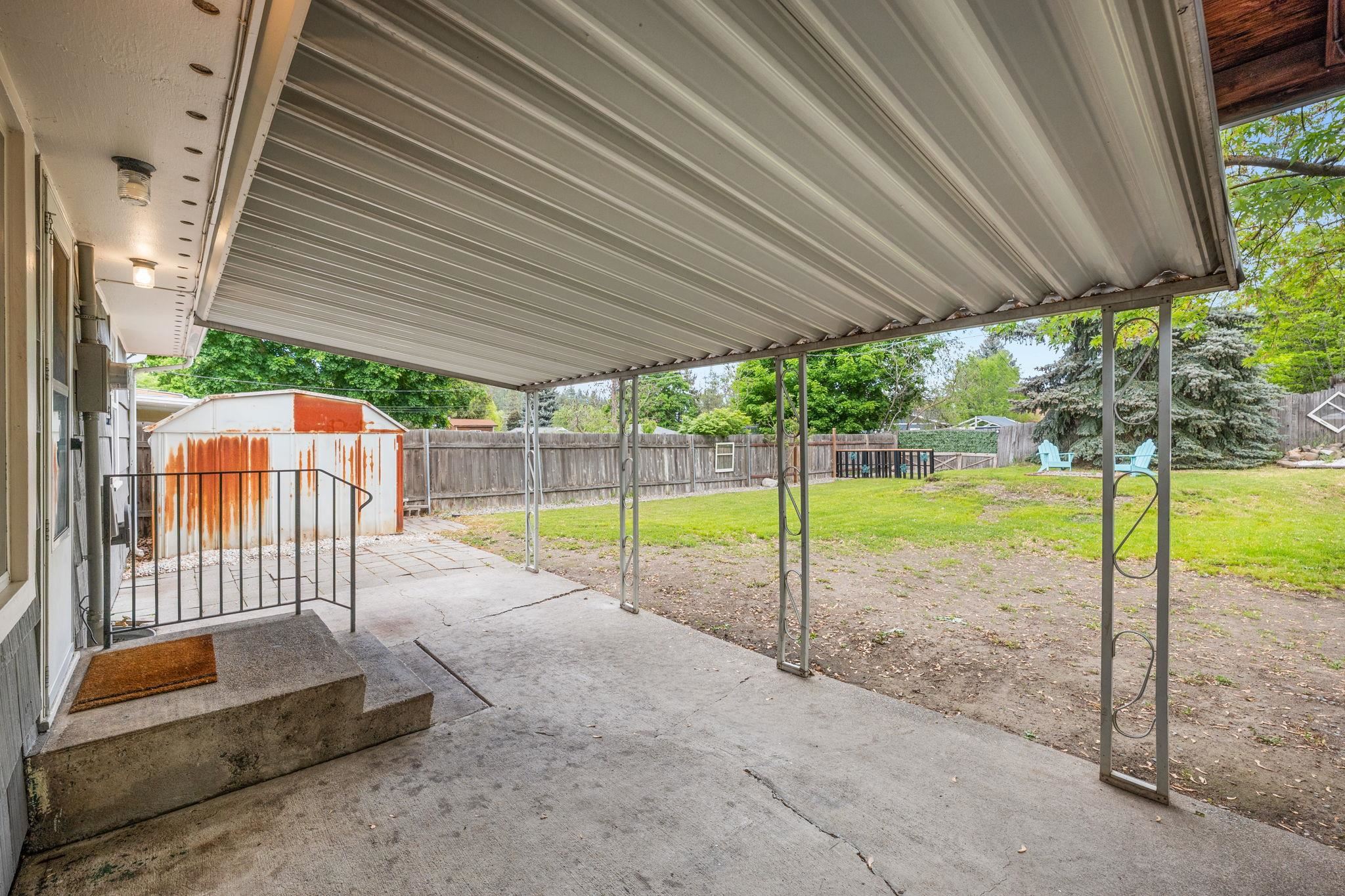 6020 N Douglas Dr - Photo 18
