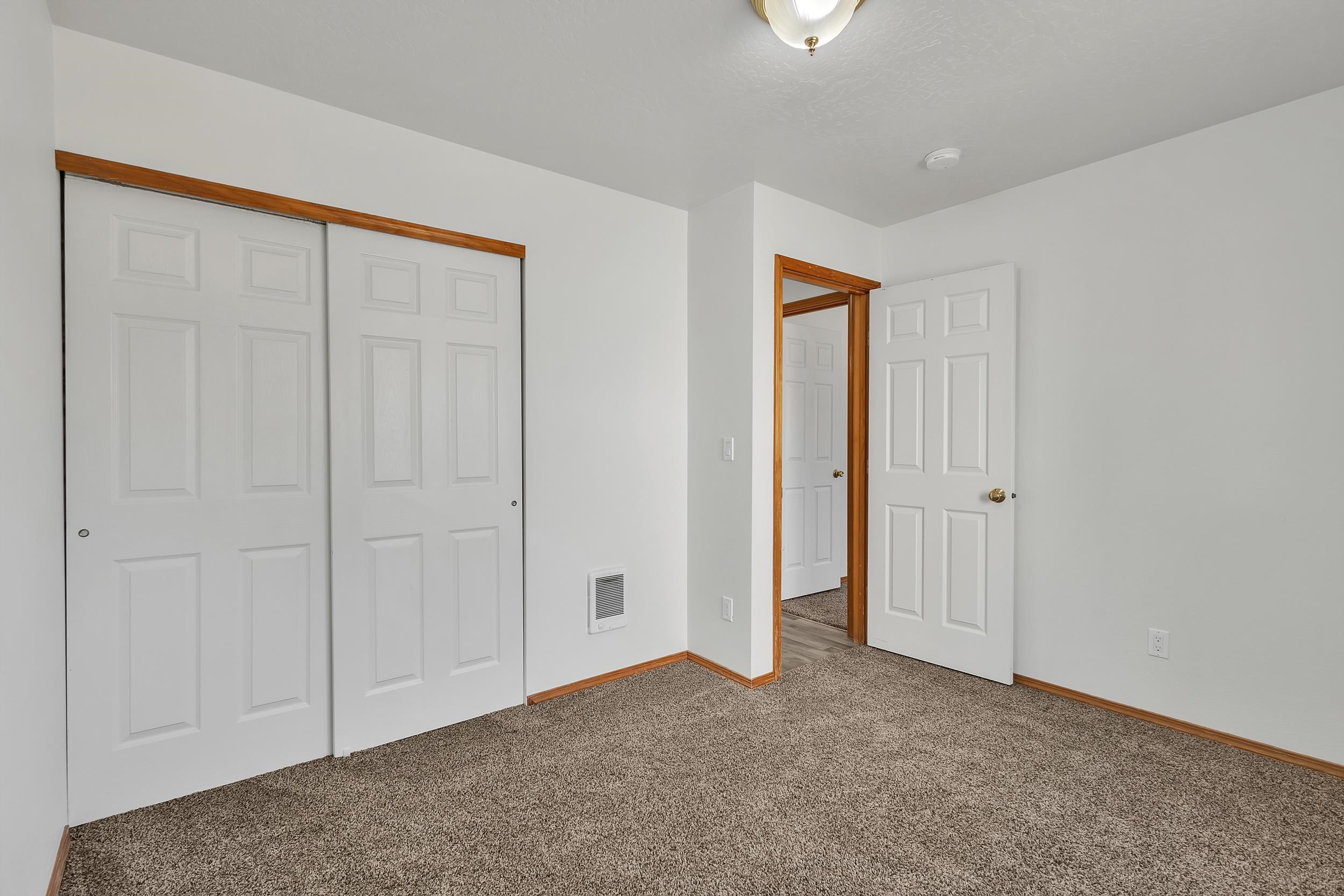 3134 Meadow Glen Ln - Photo 18