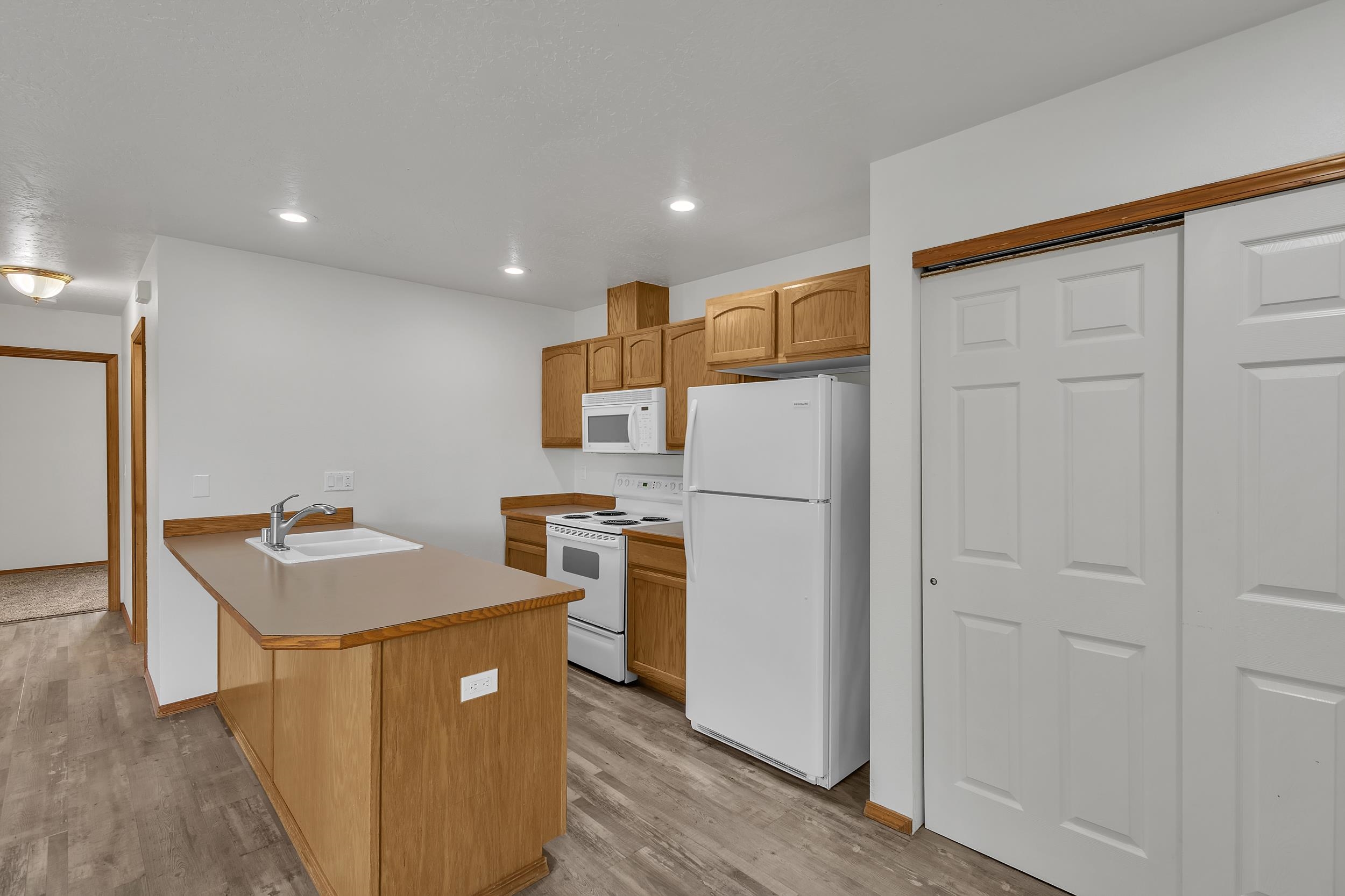 3134 Meadow Glen Ln - Photo 4