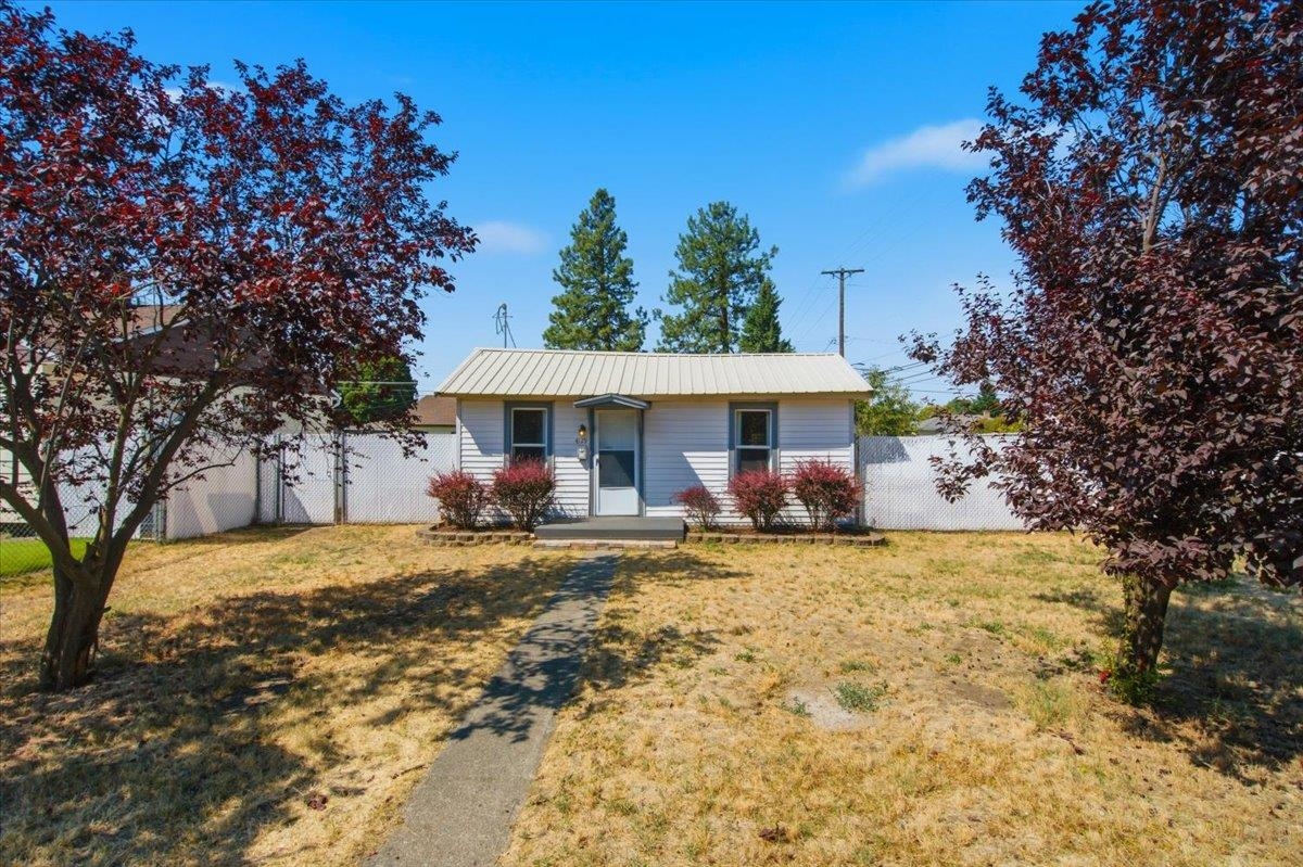 4129 N Normandie St - Photo 1