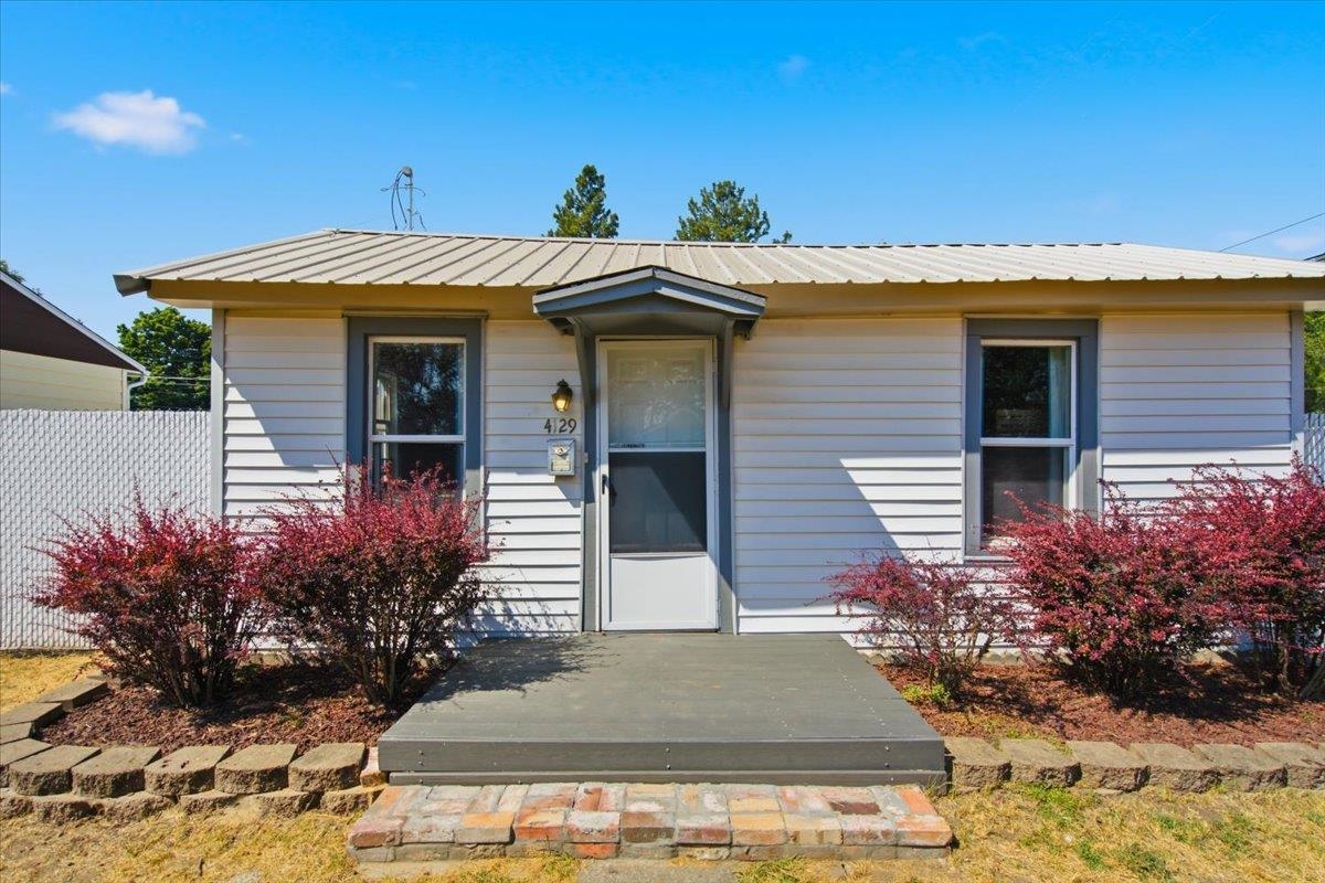 4129 N Normandie St - Photo 4