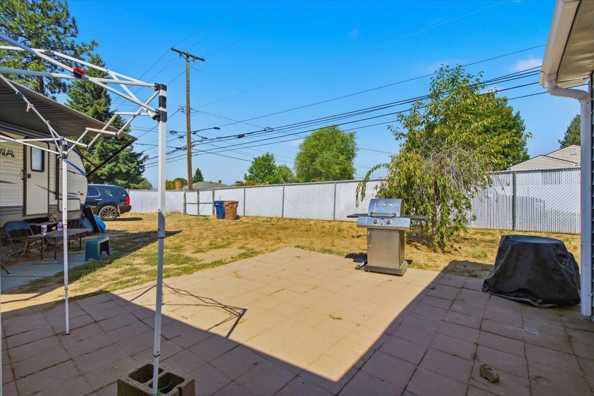 4129 N Normandie St - Photo 18
