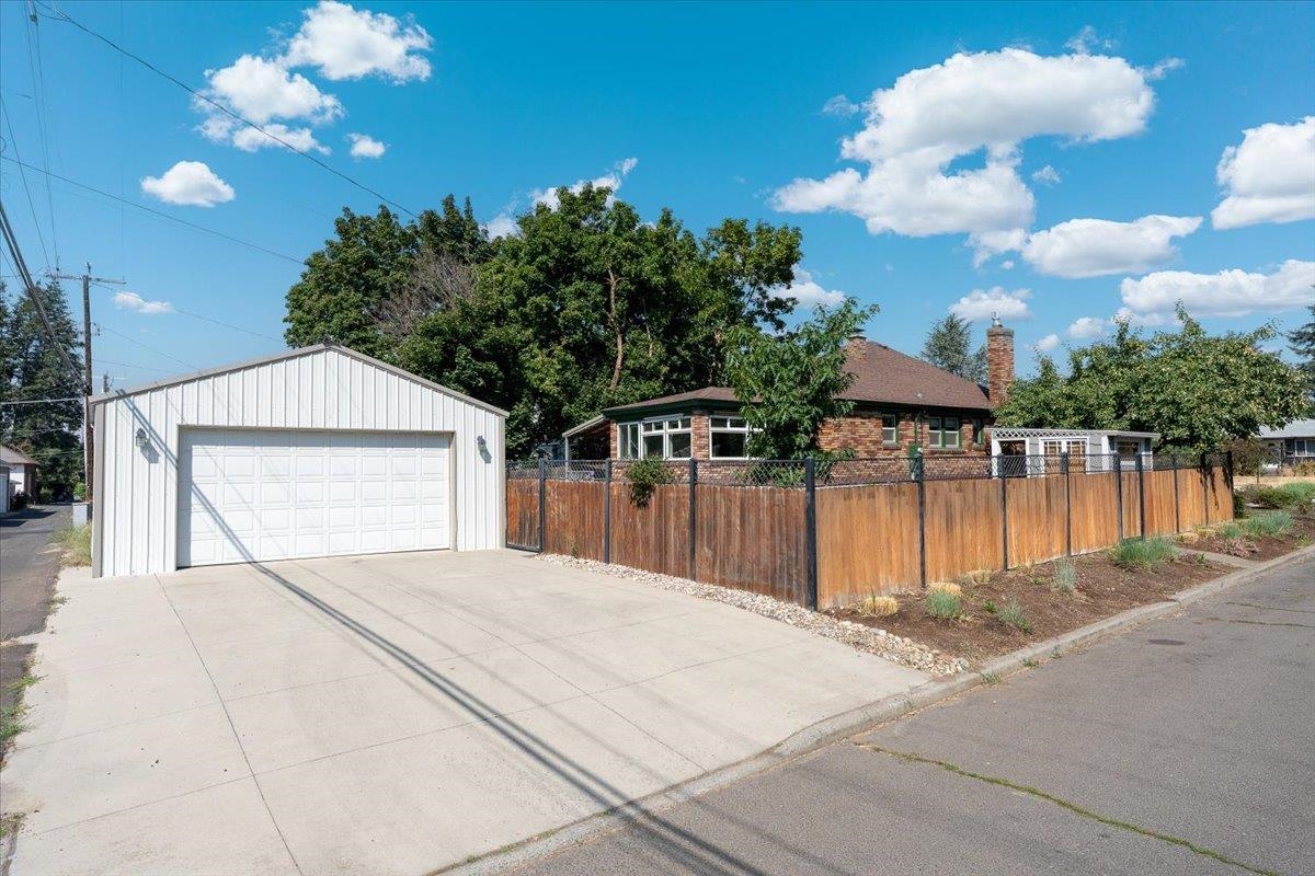 3003 W Fairview Ave - Photo 44