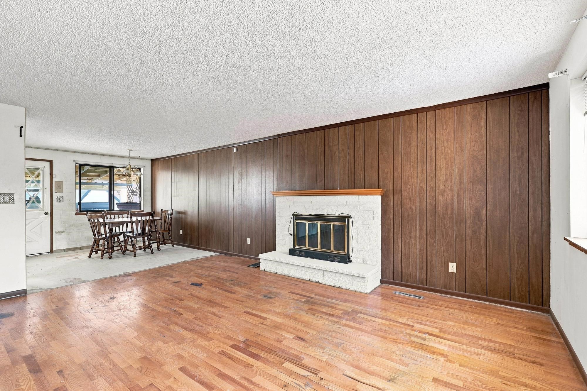 631 S Jefferson St - Photo 4
