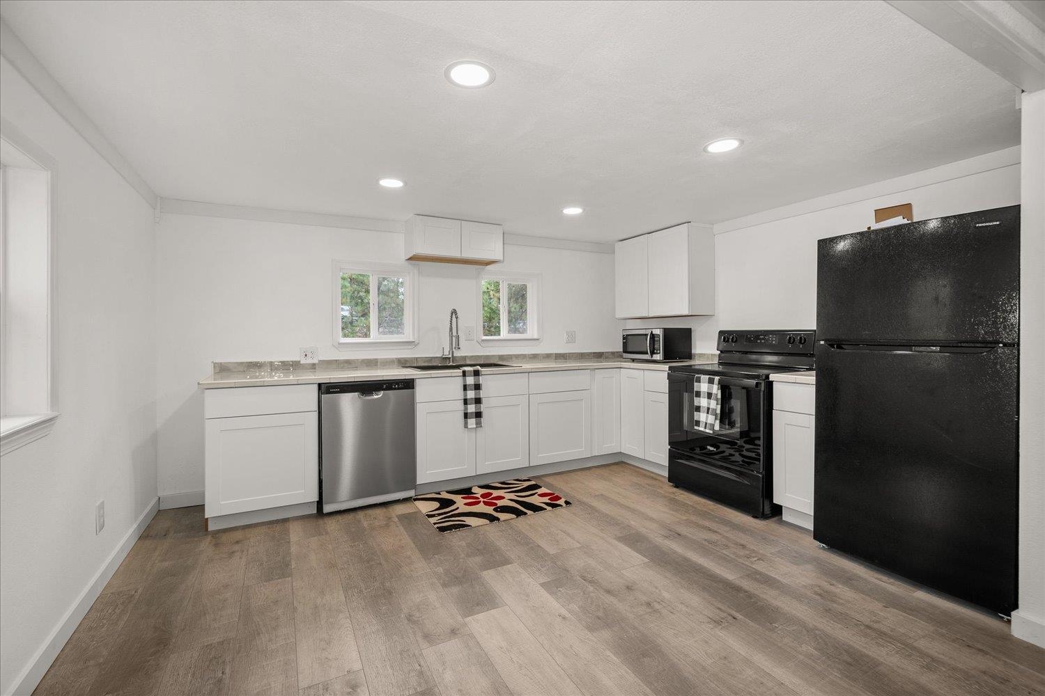 34124 N Newport Hwy - Photo 13