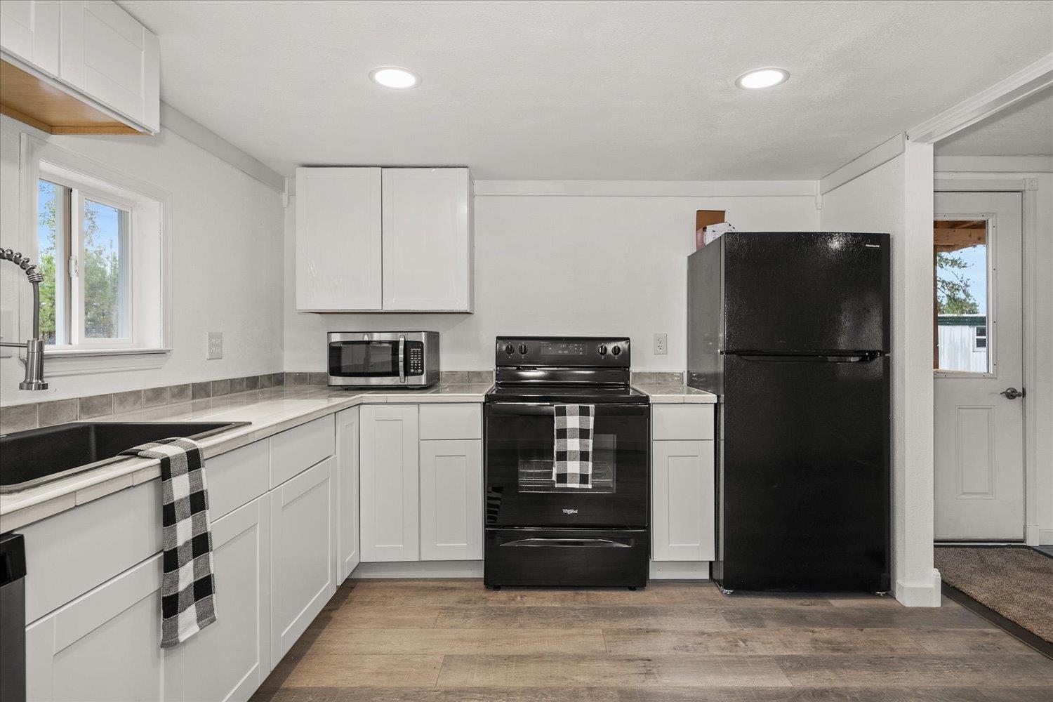 34124 N Newport Hwy - Photo 14