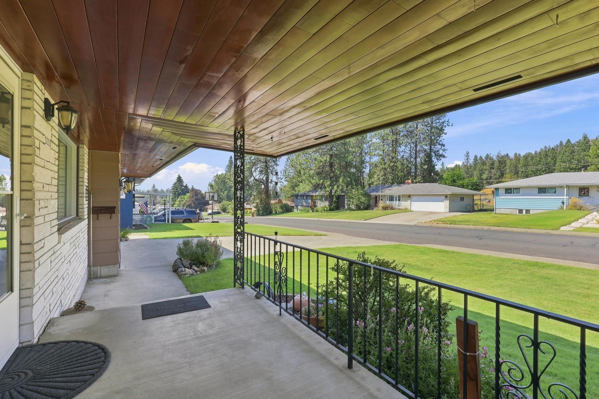 3333 W Woodside Ave - Photo 2