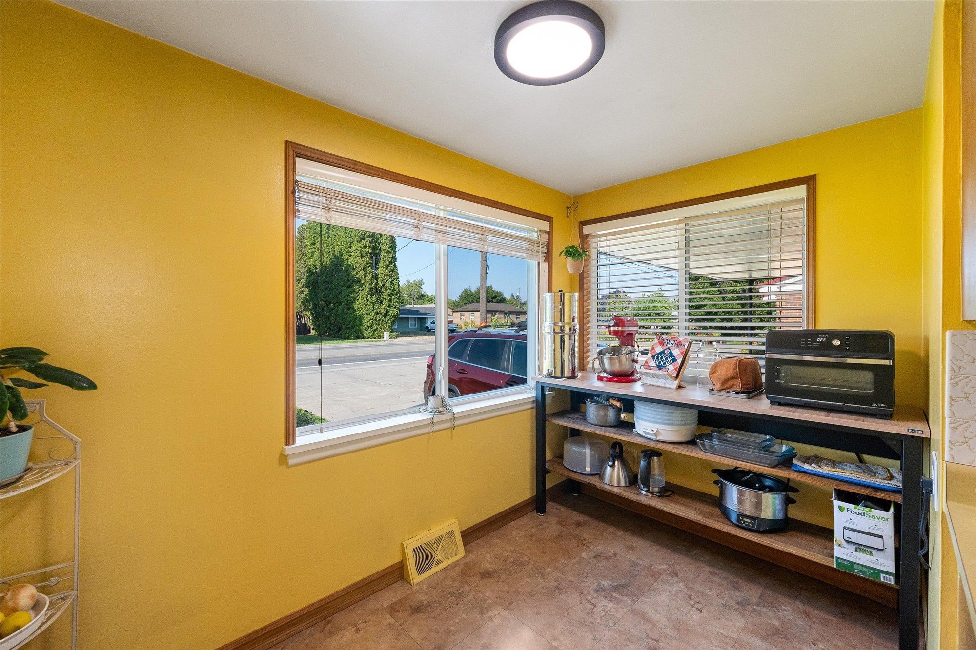 14724 E Broadway Ave - Photo 9