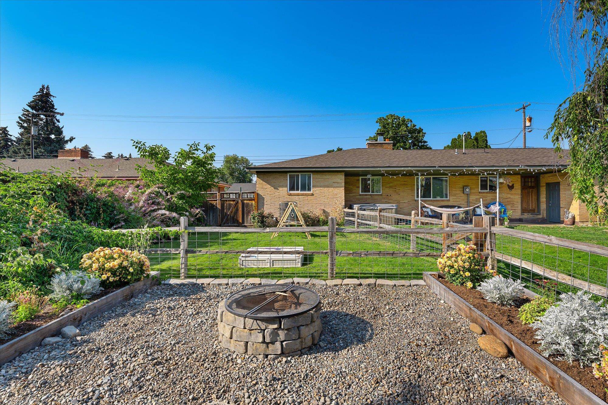 14724 E Broadway Ave - Photo 31