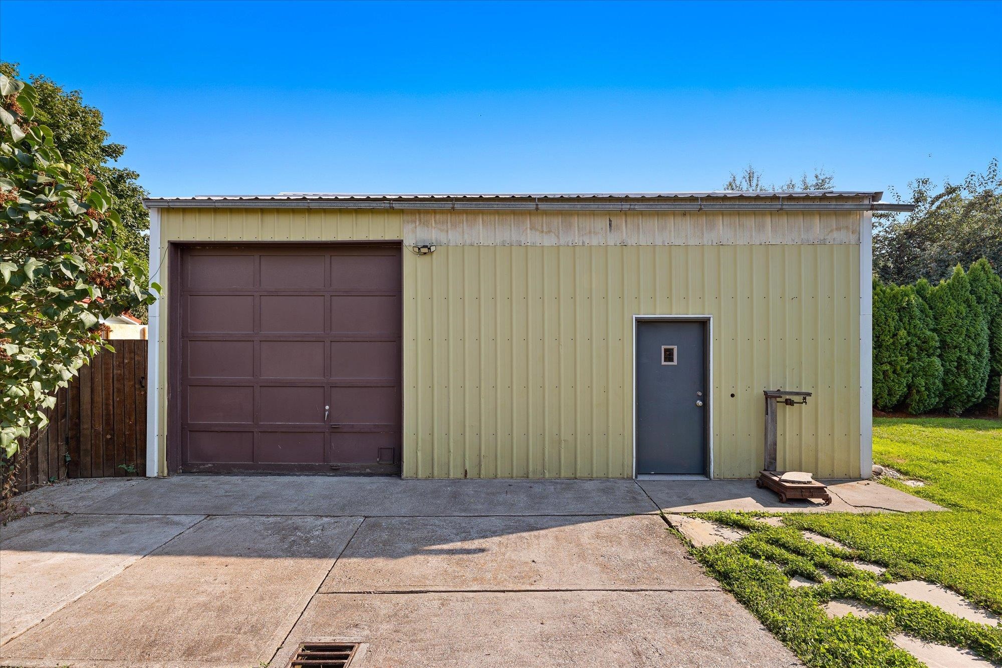 14724 E Broadway Ave - Photo 35