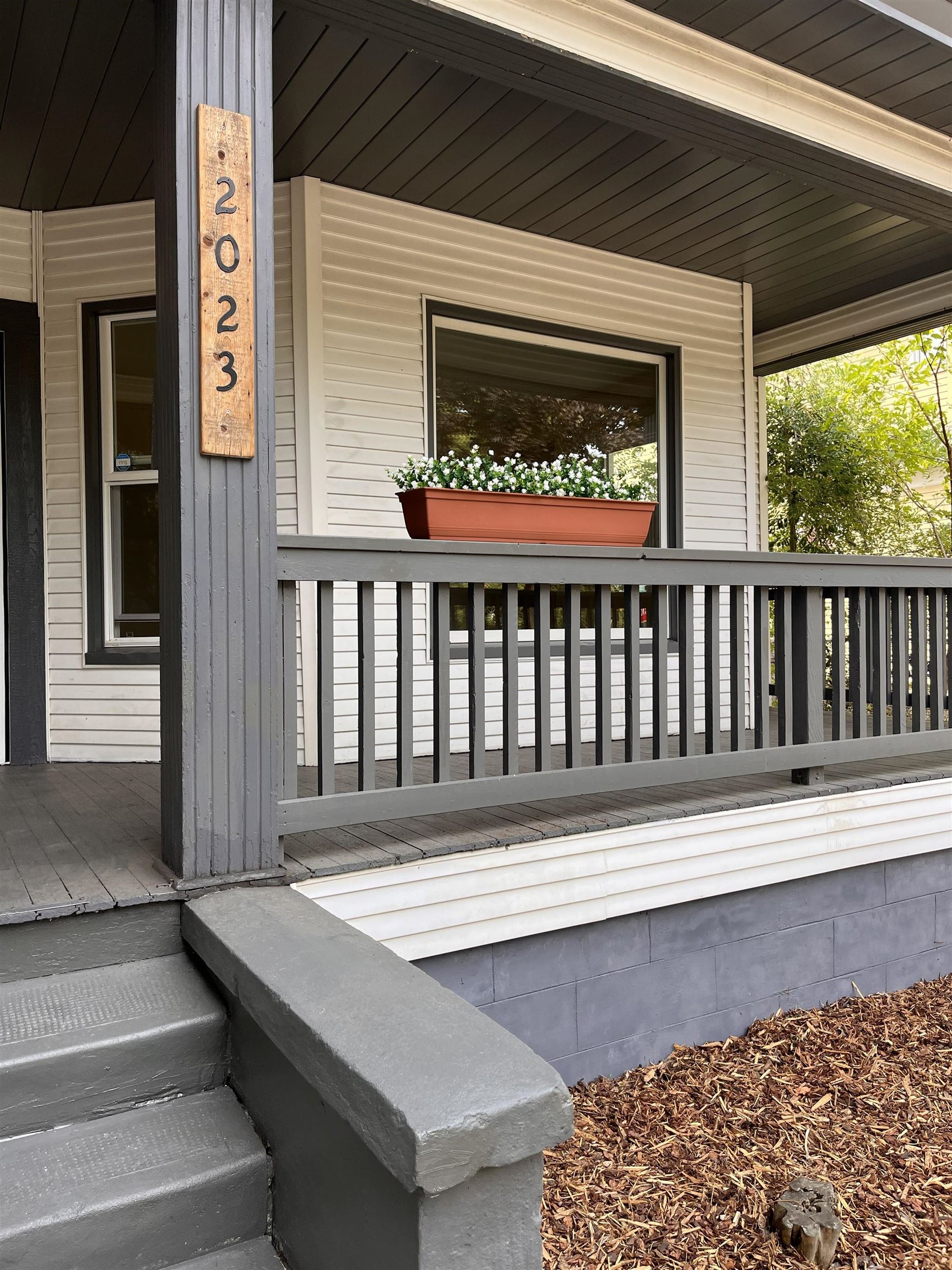 2023 W SHARP Ave - Photo 2
