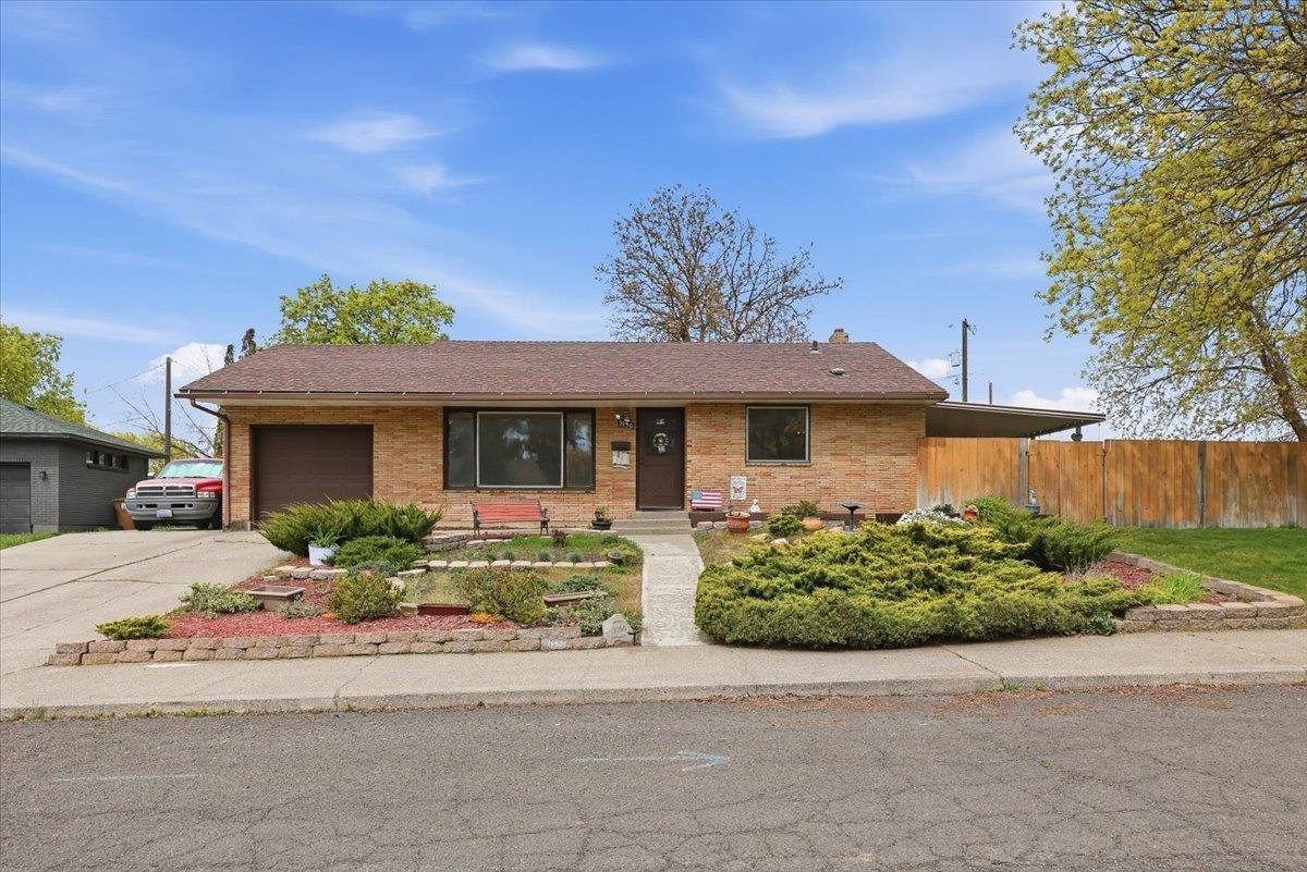 3150 W Queen Pl - Photo 1