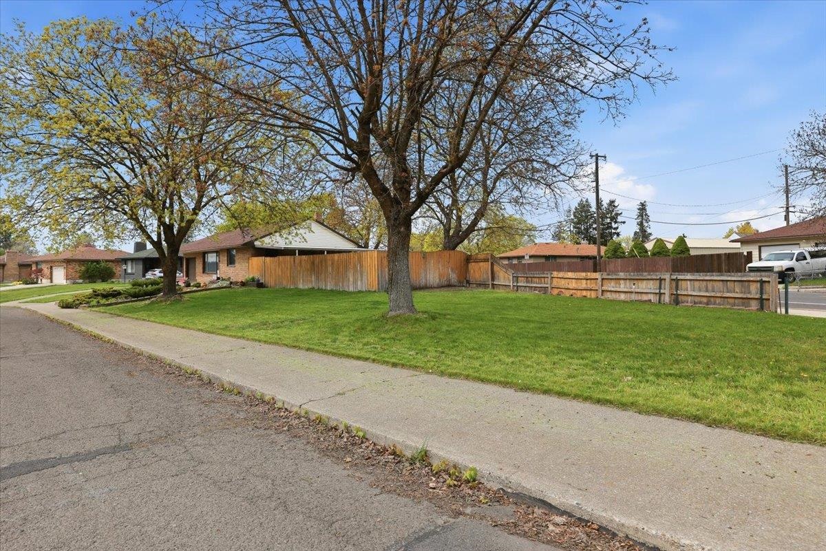3150 W Queen Pl - Photo 2