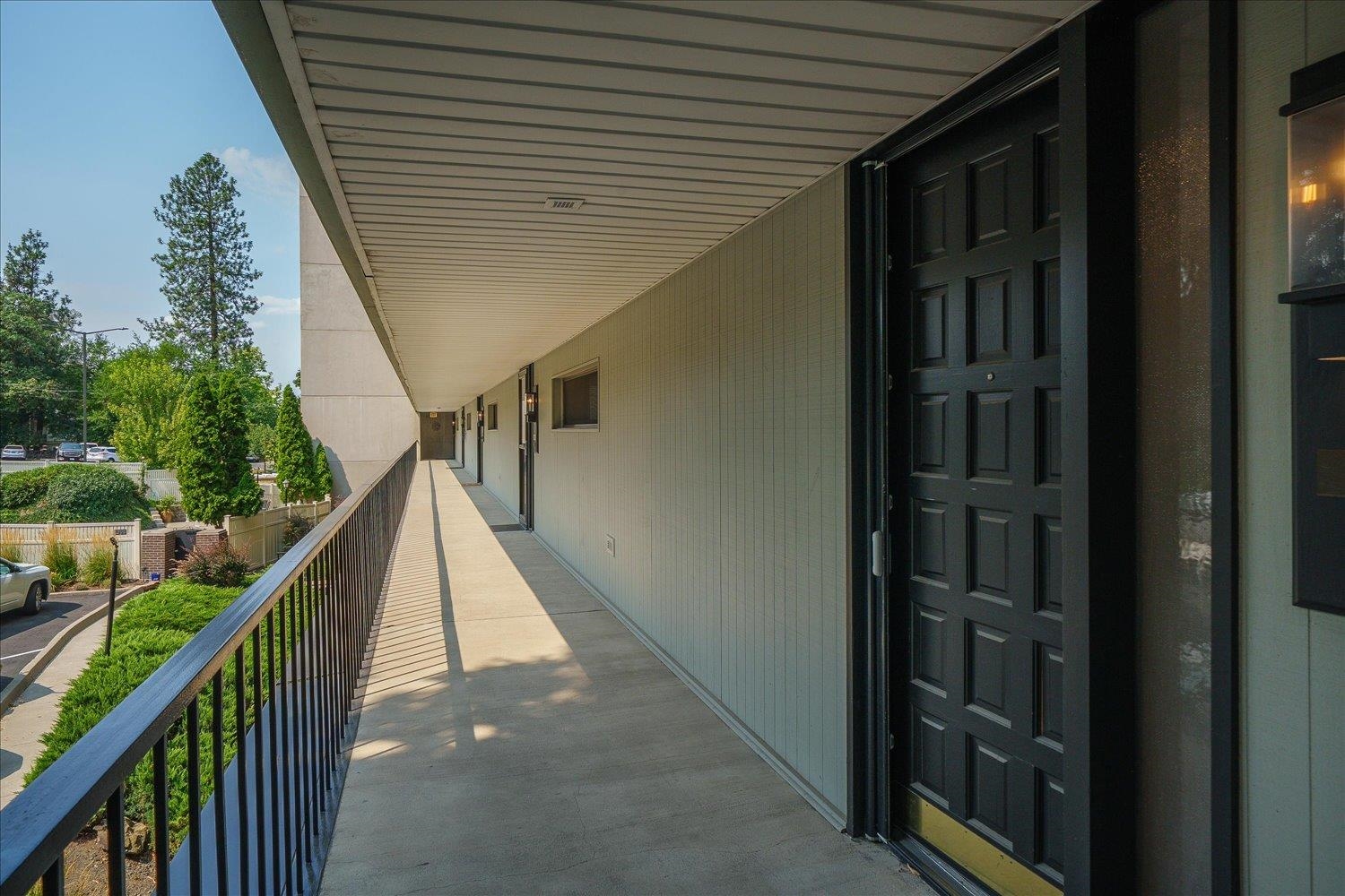 700 W 7th Ave - Photo 4