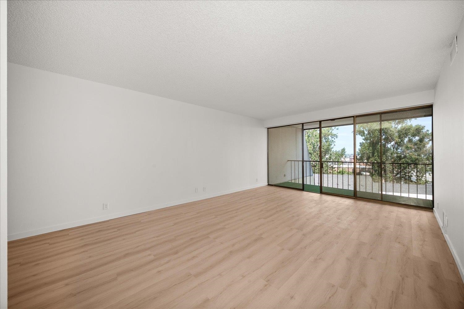 700 W 7th Ave - Photo 7