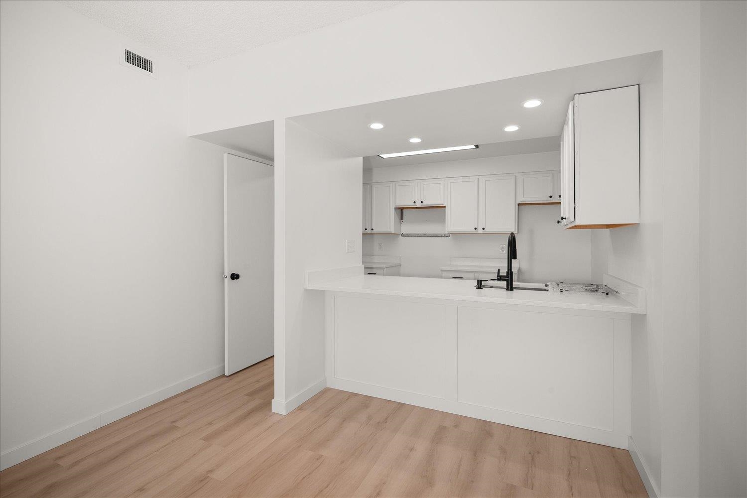 700 W 7th Ave - Photo 15