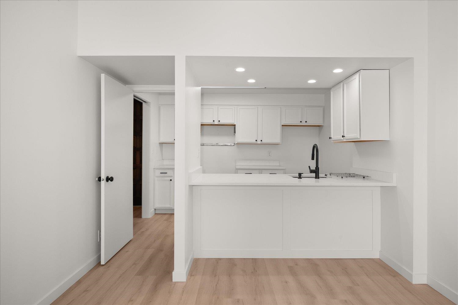 700 W 7th Ave - Photo 16