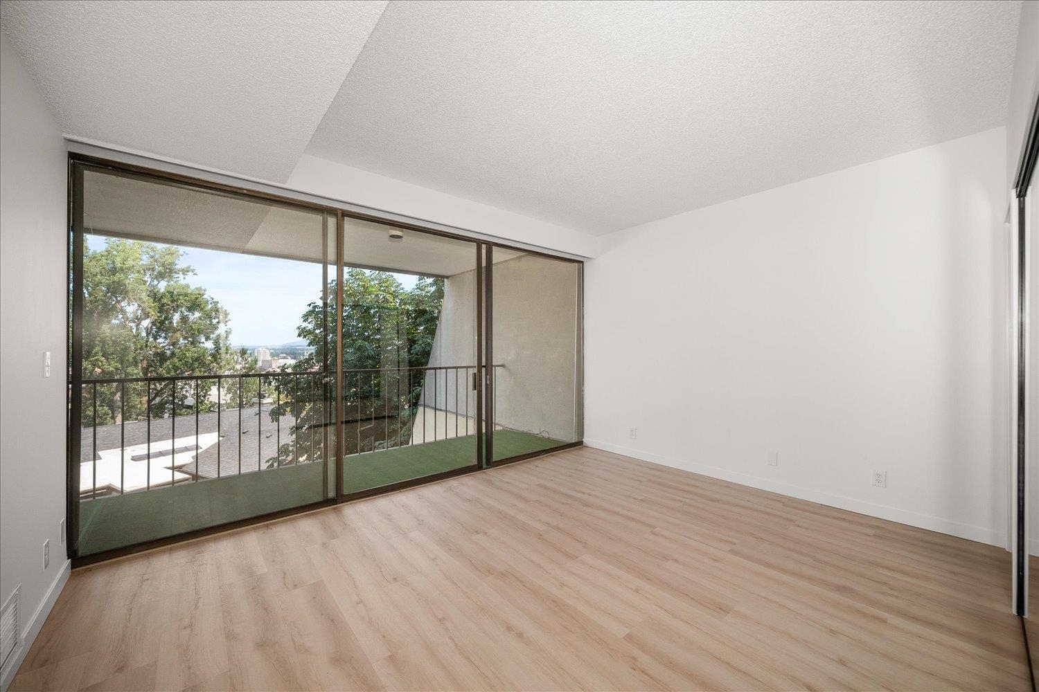 700 W 7th Ave - Photo 25