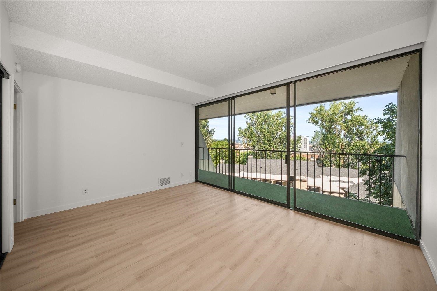 700 W 7th Ave - Photo 27
