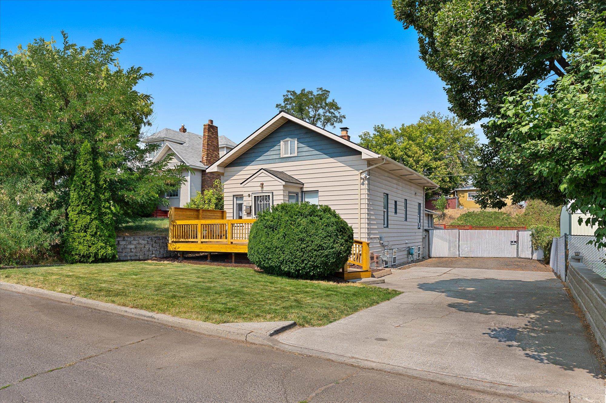 110 W Gray Ct - Photo 2